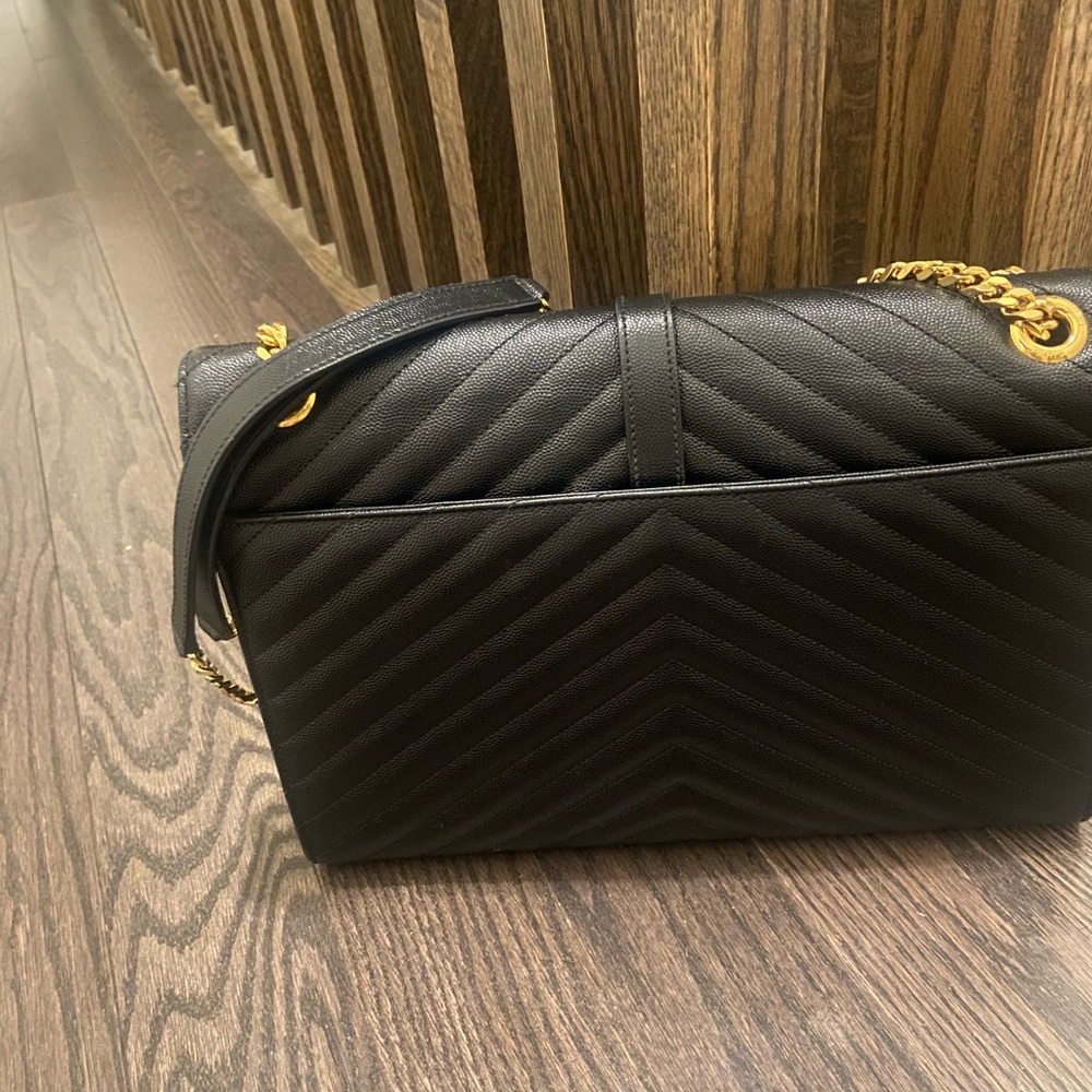 Authentic Yves Saint Laurent Black Quilted Shoulder Bag - Picture 8 of 12